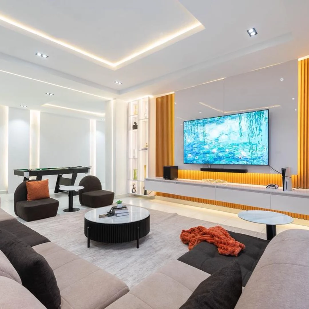 The Horizon Pent-Suite